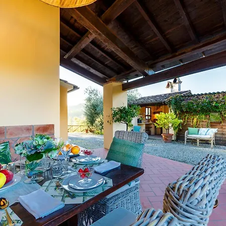 Amore, A Romantic Hilltop In Villa