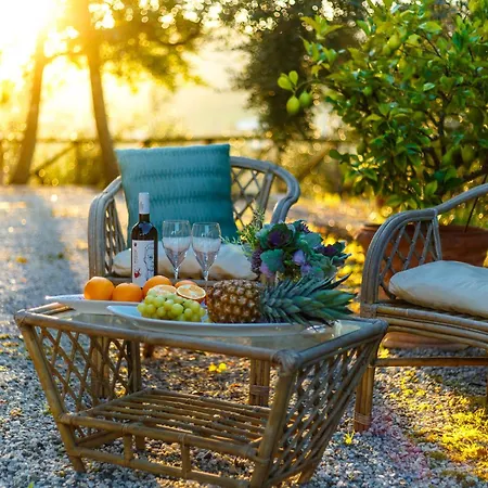 Amore, A Romantic Hilltop In Lucca