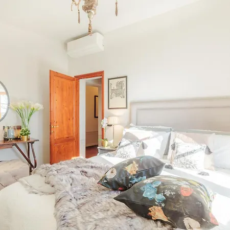 Amore, A Romantic Hilltop In Villa *