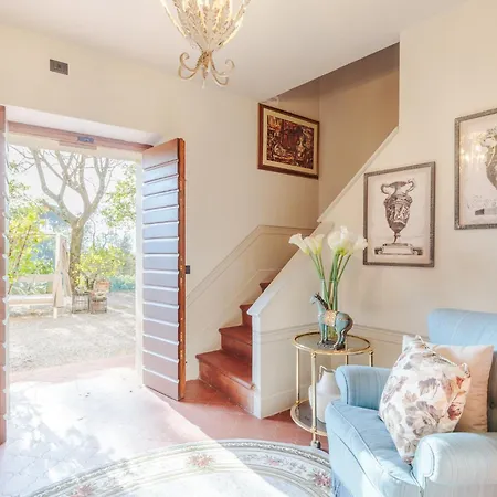 Villa Amore, A Romantic Hilltop In Lucca