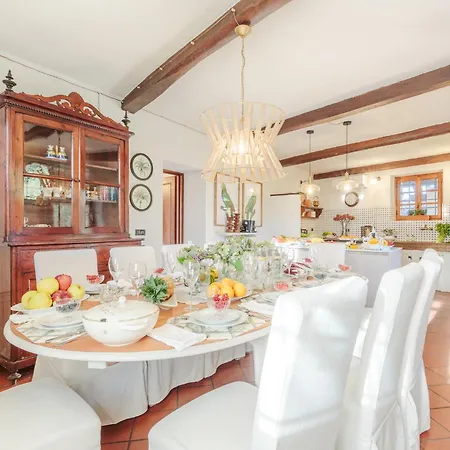 Villa Amore, A Romantic Hilltop In