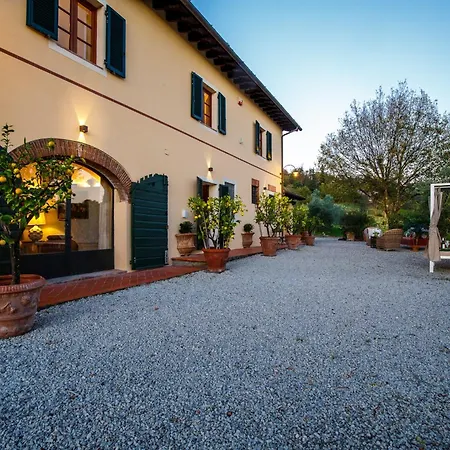 Villa Amore, A Romantic Hilltop In Lucca